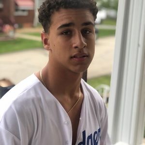 Meet your Posher, Devin